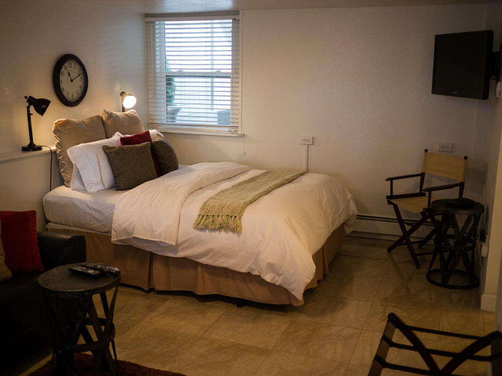 Arctic Fox Inn Anchorage Exterior photo